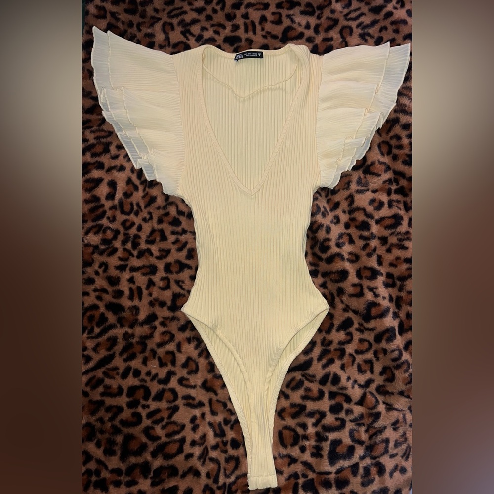 Elegant Zara Yellow Bodysuit with Ruffle Sleeves